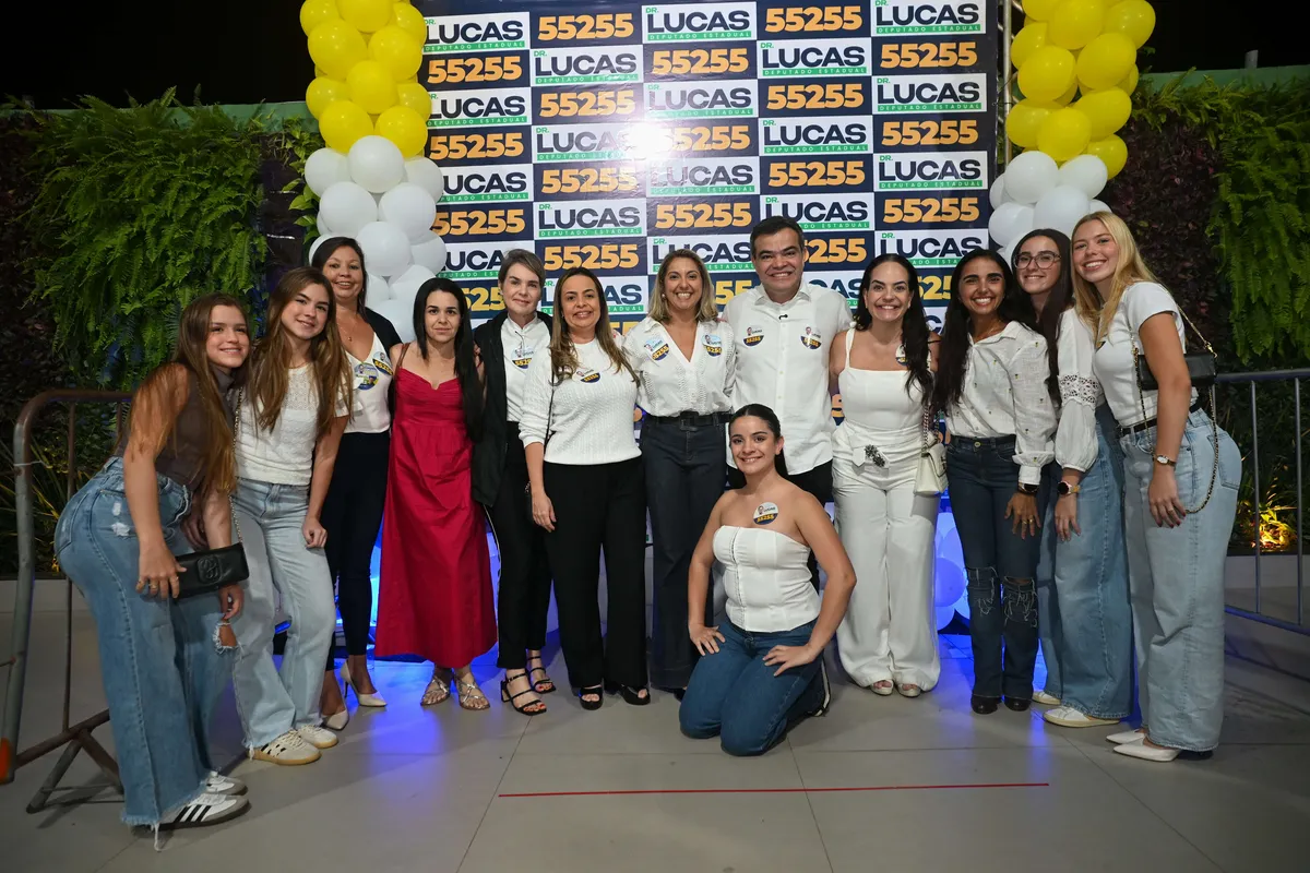 Equipe de campanha reunida para a foto no encontro