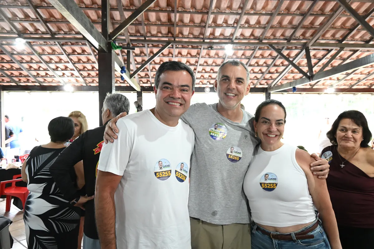 Dr. Lucas 55255 com apoiadores durante o Encontro na AMA